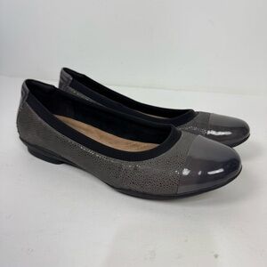 Clarks Patent Leather Round Toe Slip On Ballet Flats Grey Gray